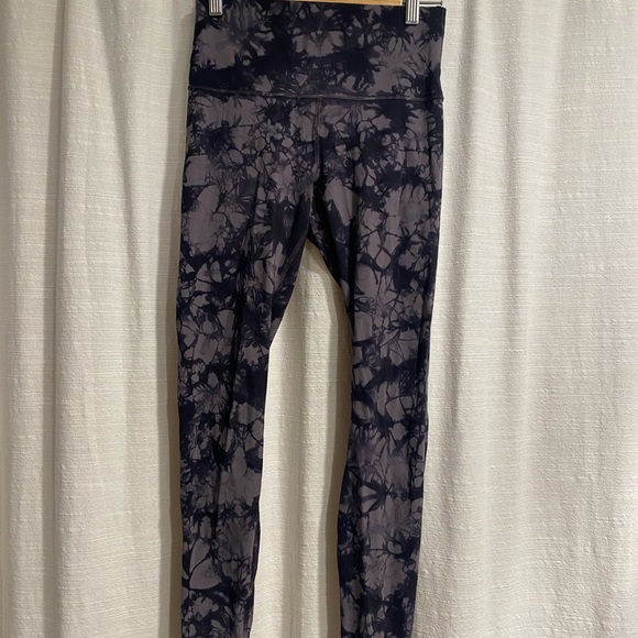 Lululemon leggings - Picture 1 of 3